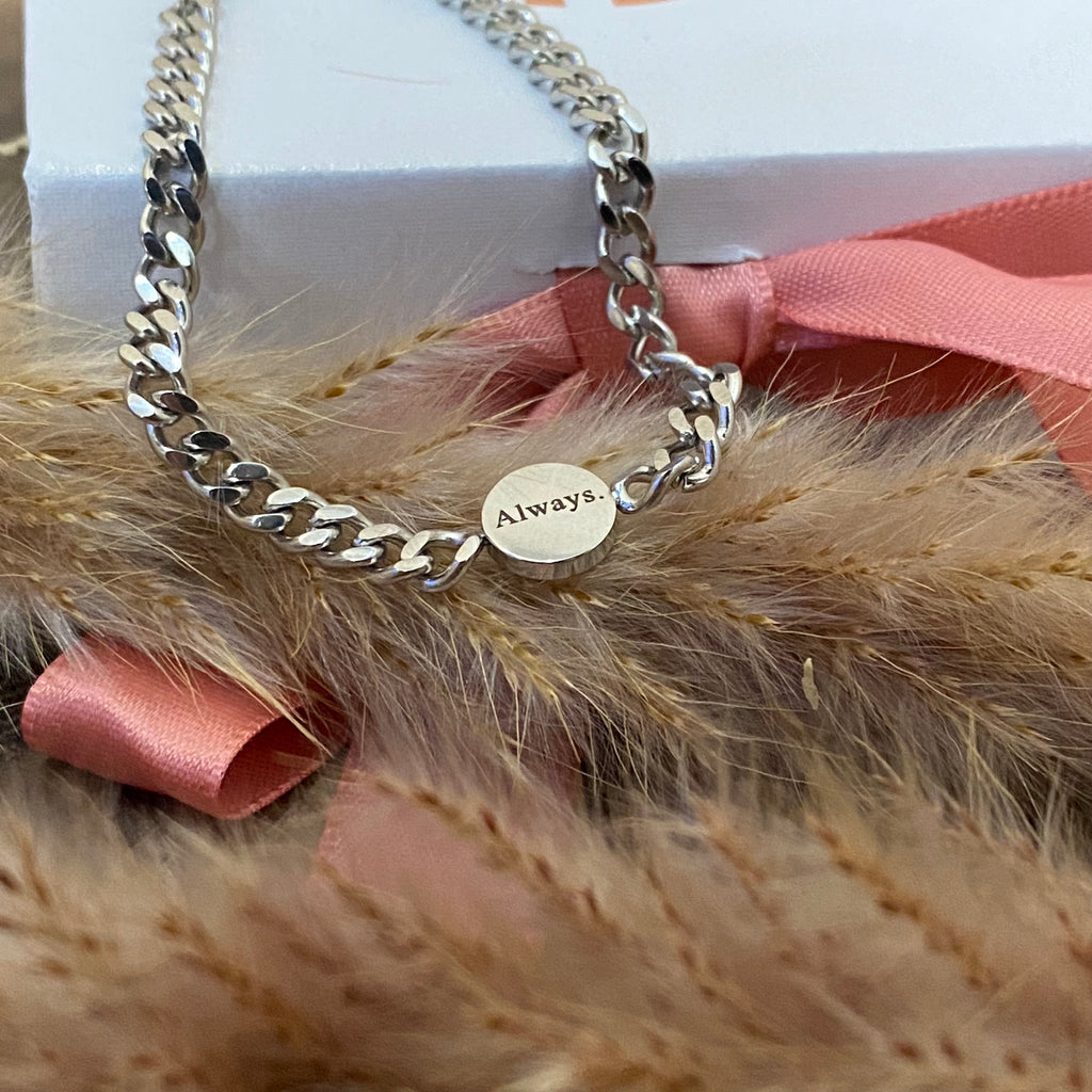 Love Reminder in Elegant Silver - High-grade Stainless Steel Chain Bracelet